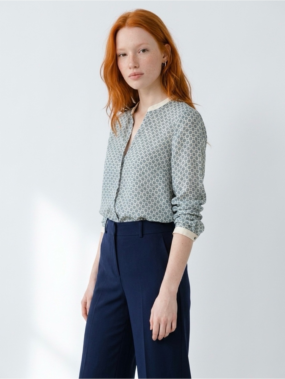 Zara 100% Mulberry Silk Floral Blouse M Ivory Teal Quiet Luxury Alhambra